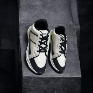 স্নিকার্স ক্রিম কালার